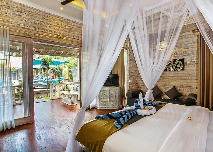 The Palm Grove Hotel